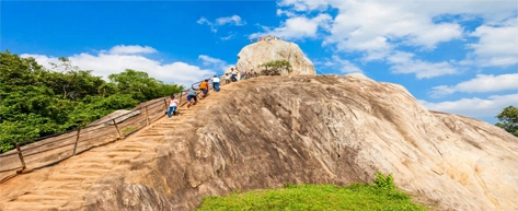 Mihintale Rock & Aradhana Gala